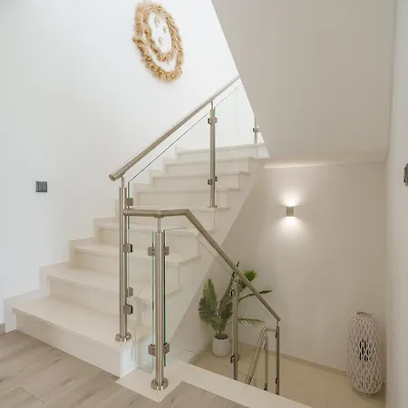 Silver With Ocean View Villa *