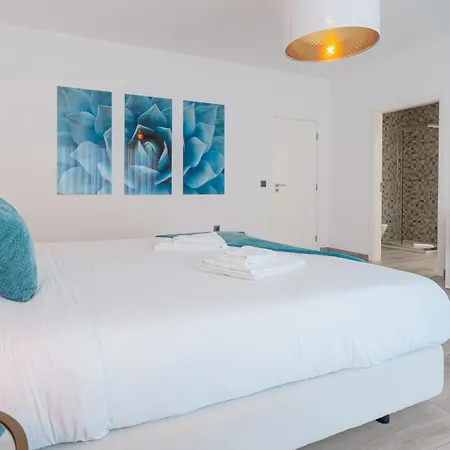 Silver With Ocean View Villa *