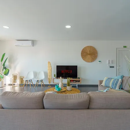 Silver With Ocean View Villa *