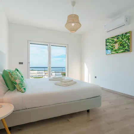 וילה Silver With Ocean View לוריניה